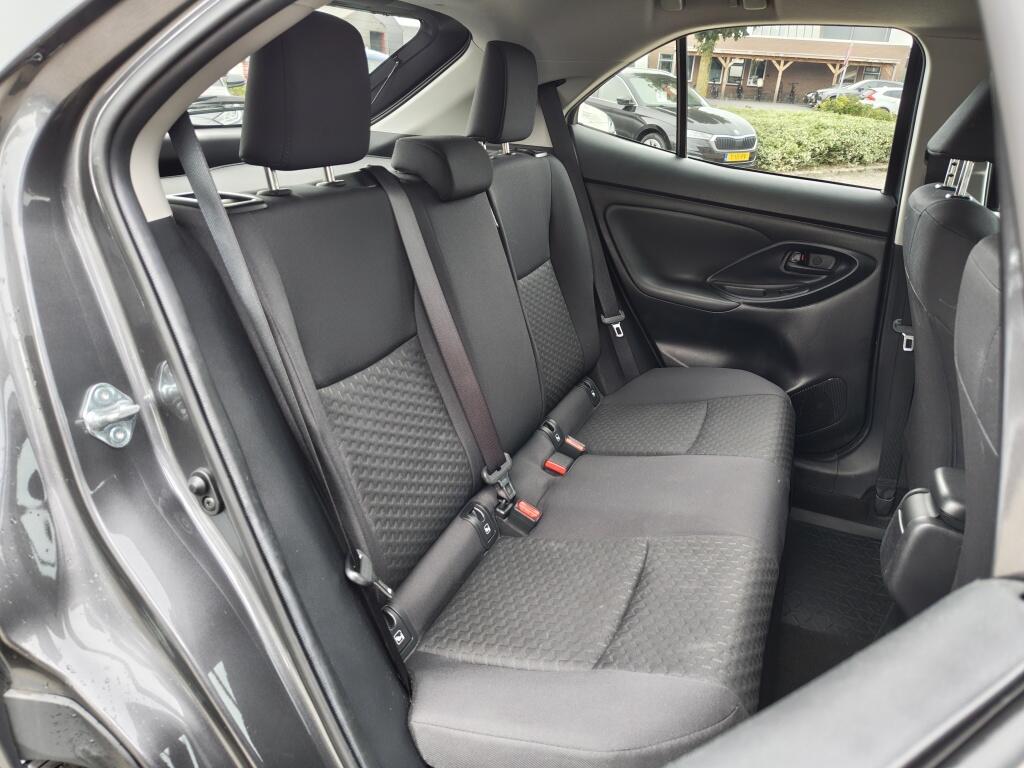 Toyota Yaris Cross 1.5 Hybrid 115 Active plus | Sensoren v/a | Draadloze Telefoonlader | Android Auto - Image 30