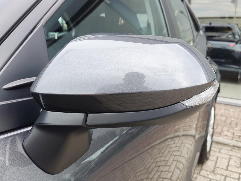 Toyota Yaris Cross 1.5 Hybrid 115 Active plus | Sensoren v/a | Draadloze Telefoonlader | Android Auto - Image 35