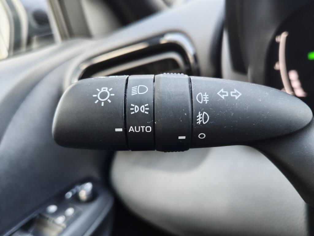 Toyota Yaris Cross 1.5 Hybrid 115 Dynamic | All-Season | Comfort Pack | Sensoren v/a | Android Auto - Image 11