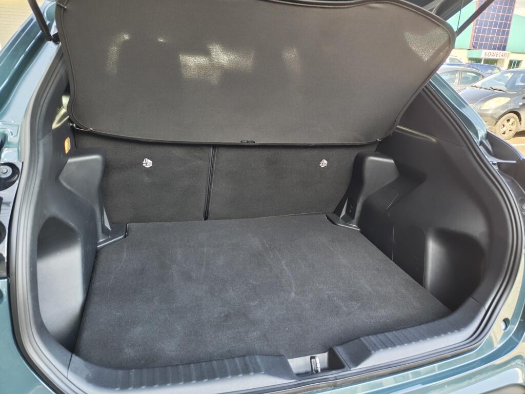 Toyota Yaris Cross 1.5 Hybrid 115 Dynamic | All-Season | Comfort Pack | Sensoren v/a | Android Auto - Image 31