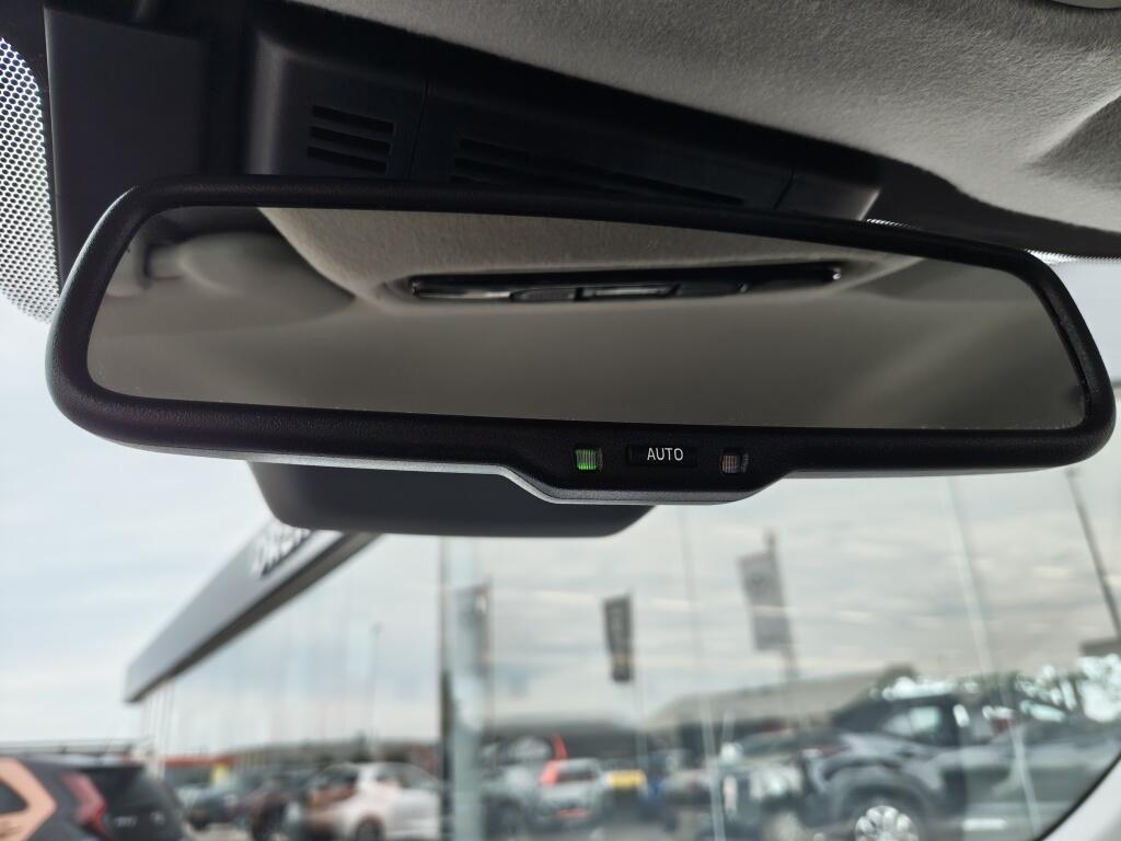 Toyota Yaris Cross 1.5 Hybrid 115 Active plus | Sensoren v/a | Draadloze Telefoonlader | Android Auto - Image 24