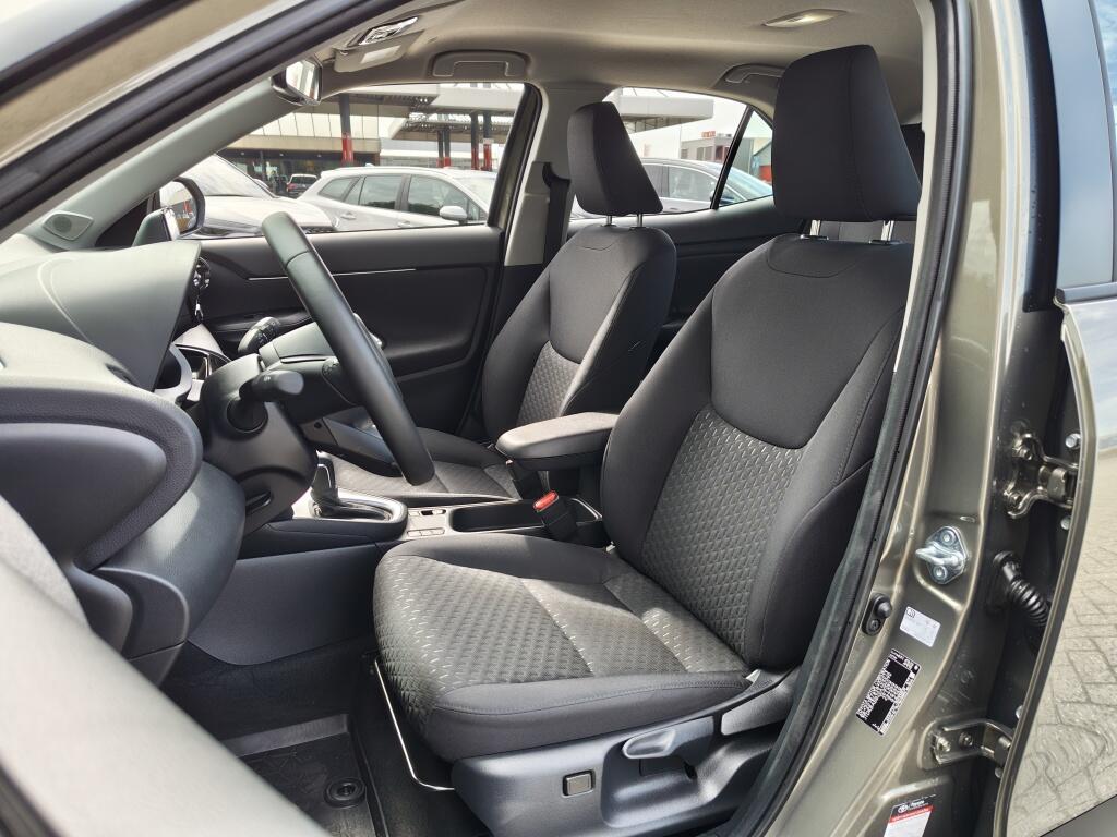Toyota Yaris Cross 1.5 Hybrid 115 Active plus | Sensoren v/a | Draadloze Telefoonlader | Android Auto - Image 26