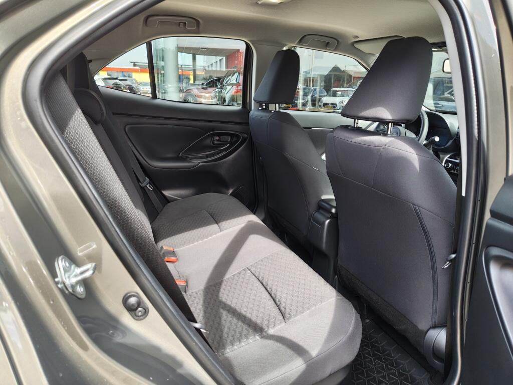 Toyota Yaris Cross 1.5 Hybrid 115 Active plus | Sensoren v/a | Draadloze Telefoonlader | Android Auto - Image 29