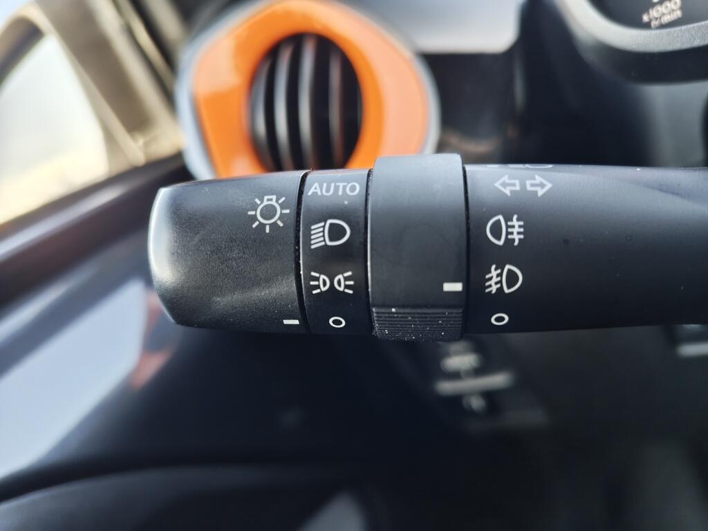 Toyota Aygo 1.0 VVT-i JBL | Android Auto, Apple Carplay | El. Climate |  Achteruitrijcamera - Image 11