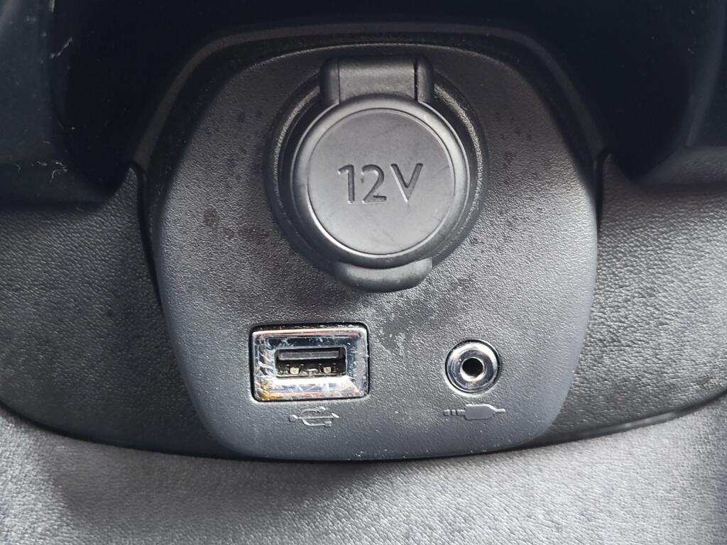 Toyota Aygo 1.0 VVT-i JBL | Android Auto, Apple Carplay | El. Climate |  Achteruitrijcamera - Image 19