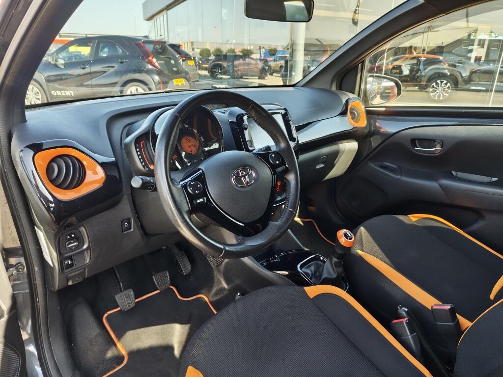 Toyota Aygo 1.0 VVT-i JBL | Android Auto, Apple Carplay | El. Climate |  Achteruitrijcamera - Image 23