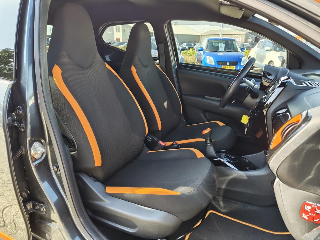 Toyota Aygo 1.0 VVT-i JBL | Android Auto, Apple Carplay | El. Climate |  Achteruitrijcamera - Image 25