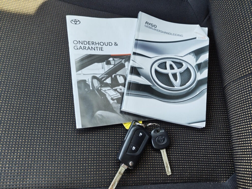 Toyota Aygo 1.0 VVT-i JBL | Android Auto, Apple Carplay | El. Climate |  Achteruitrijcamera - Image 35