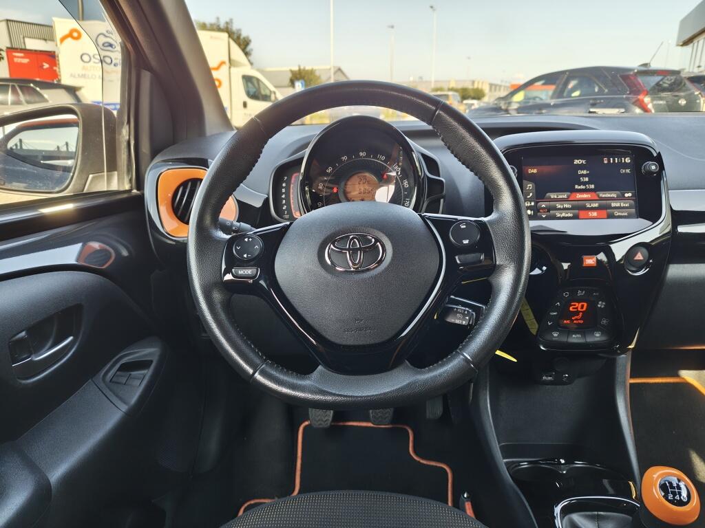 Toyota Aygo 1.0 VVT-i JBL | Android Auto, Apple Carplay | El. Climate |  Achteruitrijcamera - Image 8