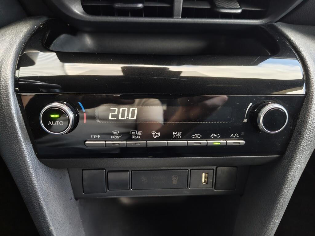 Toyota Yaris Cross 1.5 Hybrid Dynamic | NL Auto | Keyless Entry & Start | Android A - Image 24