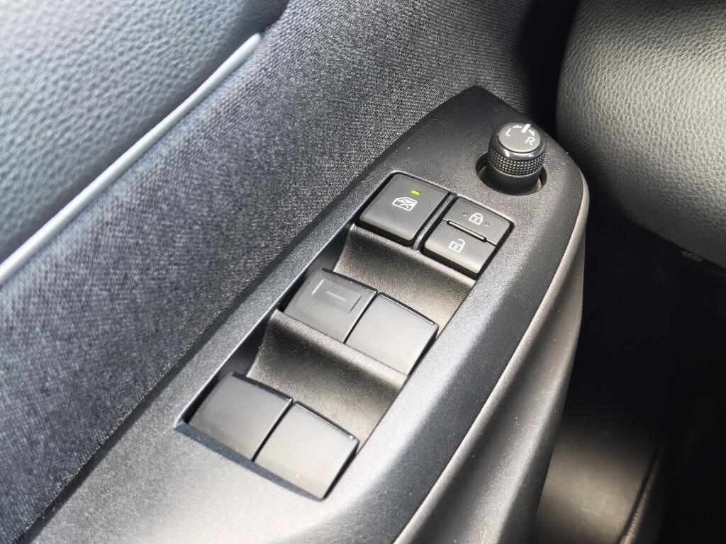 Toyota Yaris Cross 1.5 Hybrid Dynamic | NL Auto | Keyless Entry & Start | Android A - Image 27