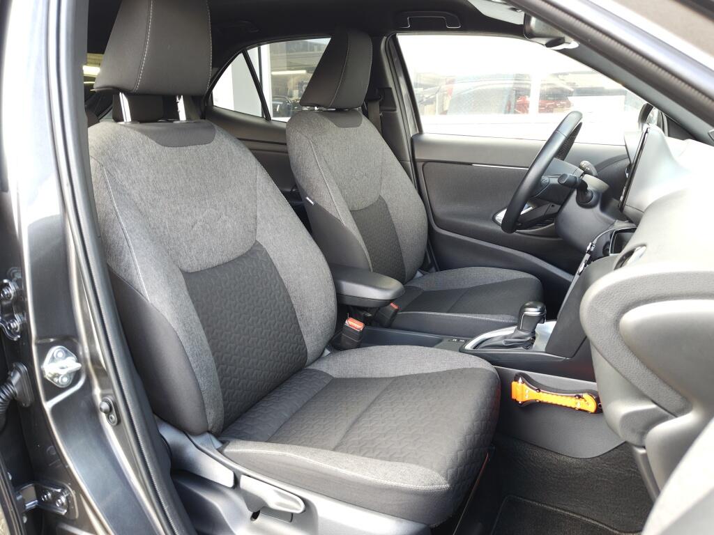 Toyota Yaris Cross 1.5 Hybrid Dynamic | NL Auto | Keyless Entry & Start | Android A - Image 33