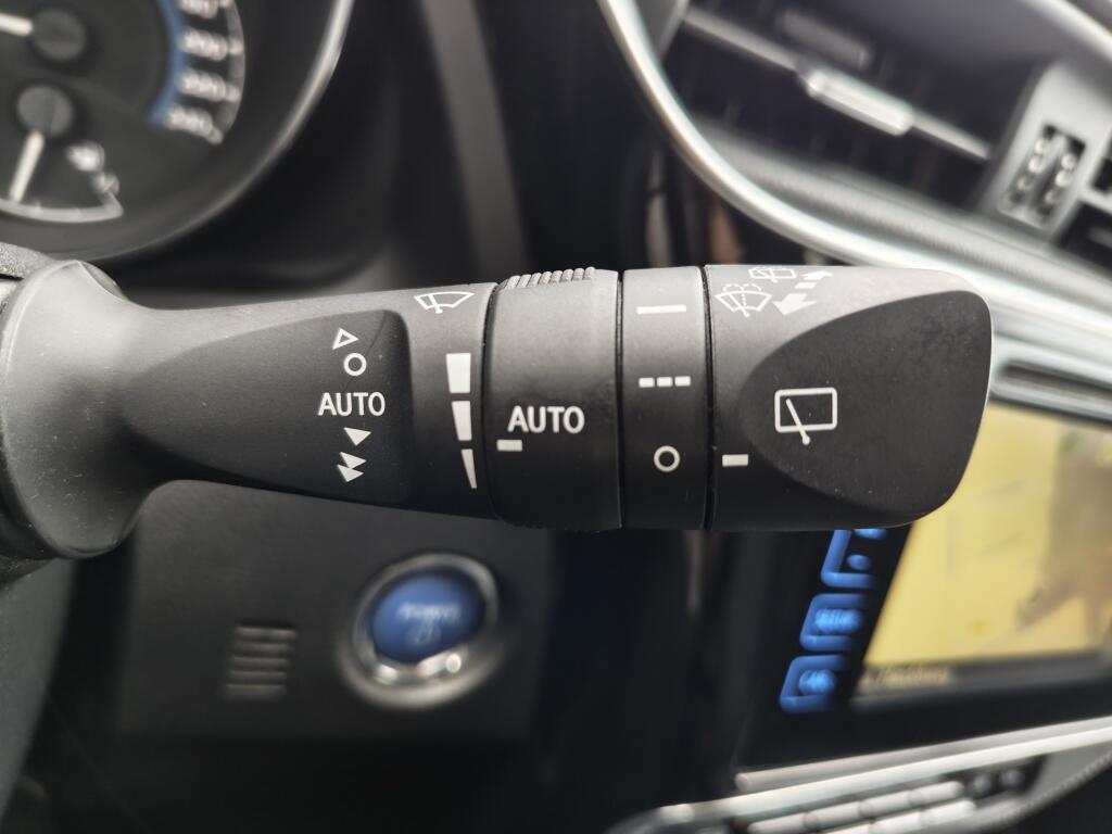Toyota Auris Touring Sports 1.8 Hybrid Executive | Trekhaak Afn. | Navi | Sensoren v/a | Stoelverwarming - Image 13