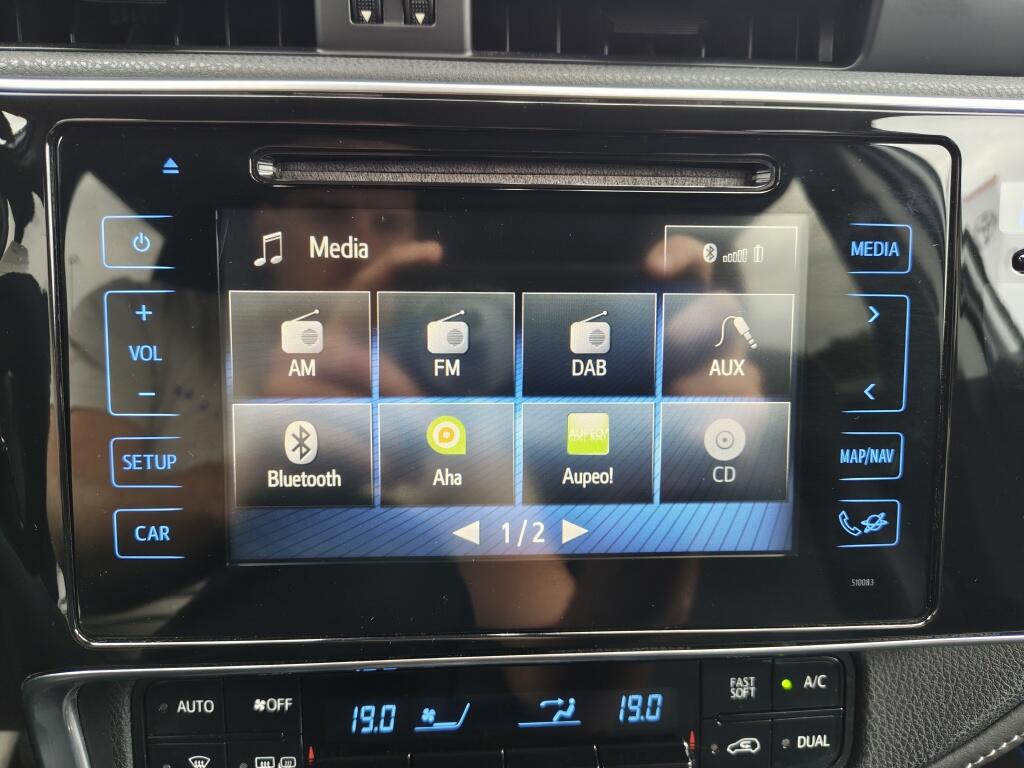 Toyota Auris Touring Sports 1.8 Hybrid Executive | Trekhaak Afn. | Navi | Sensoren v/a | Stoelverwarming - Image 17