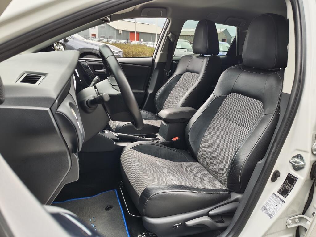 Toyota Auris Touring Sports 1.8 Hybrid Executive | Trekhaak Afn. | Navi | Sensoren v/a | Stoelverwarming - Image 31
