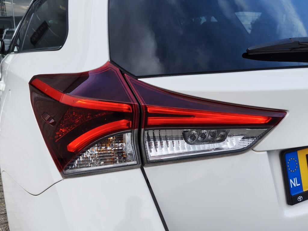 Toyota Auris Touring Sports 1.8 Hybrid Executive | Trekhaak Afn. | Navi | Sensoren v/a | Stoelverwarming - Image 39
