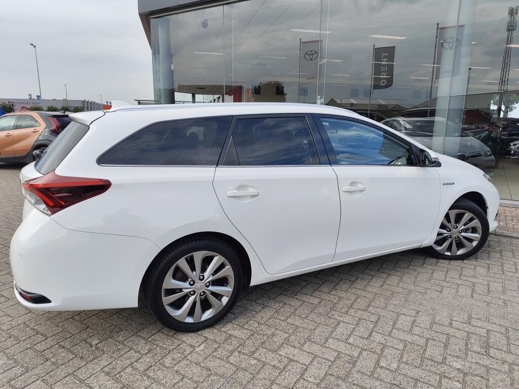 Toyota Auris Touring Sports 1.8 Hybrid Executive | Trekhaak Afn. | Navi | Sensoren v/a | Stoelverwarming - Image 5