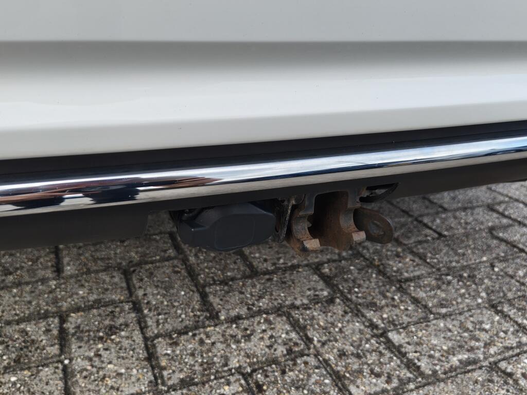 Toyota Auris Touring Sports 1.8 Hybrid Executive | Trekhaak Afn. | Navi | Sensoren v/a | Stoelverwarming - Image 8