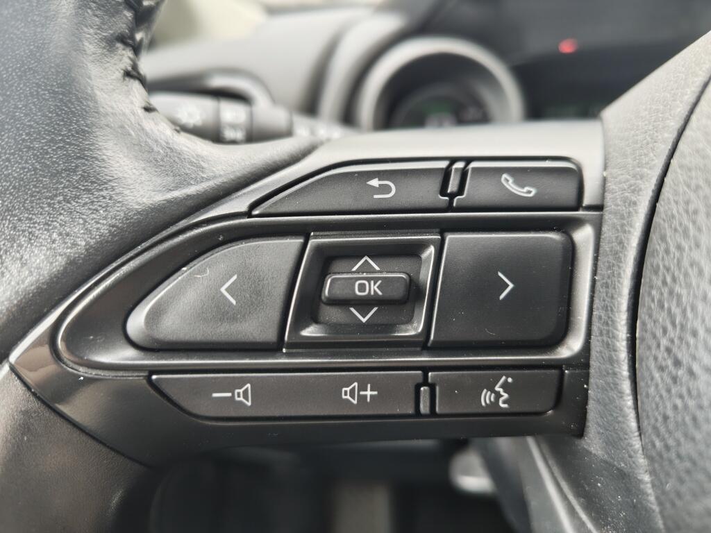 Toyota Yaris 1.5 Hybrid Dynamic | NL Auto | Keyless Entry & Start | Android Auto - Image 13