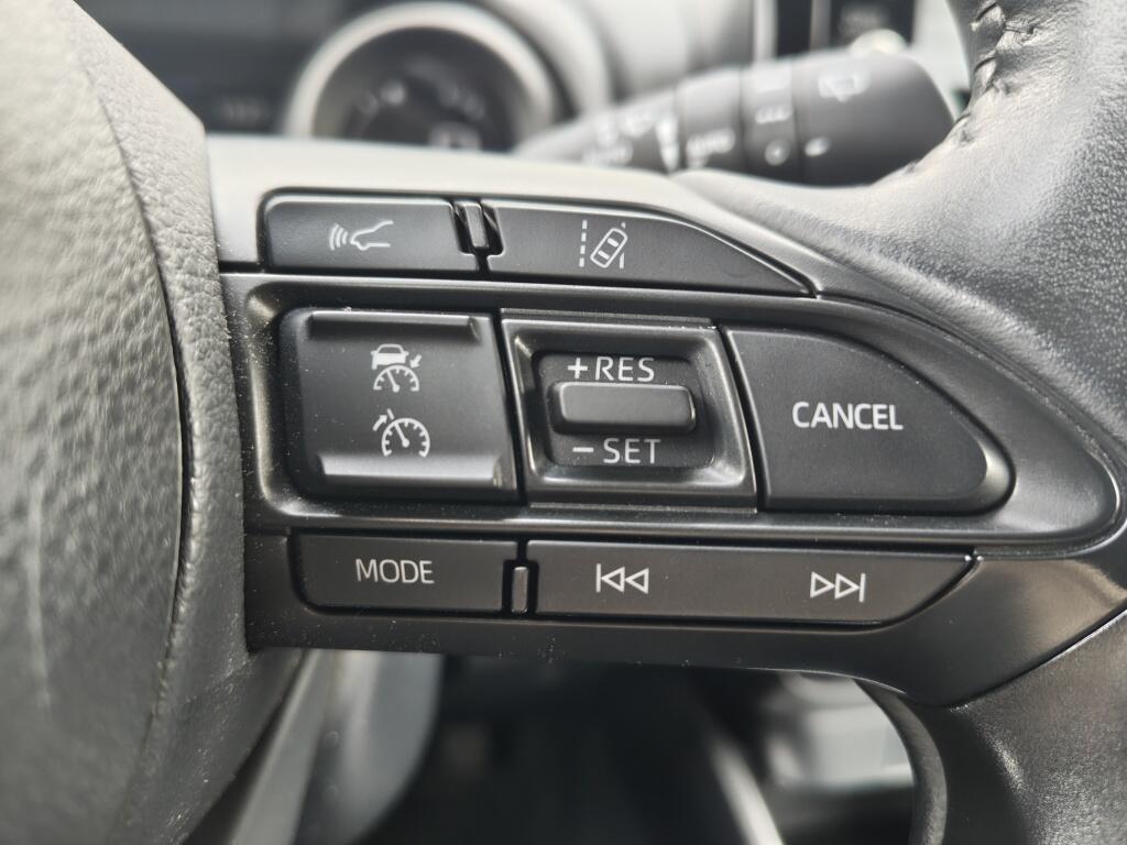 Toyota Yaris 1.5 Hybrid Dynamic | NL Auto | Keyless Entry & Start | Android Auto - Image 14