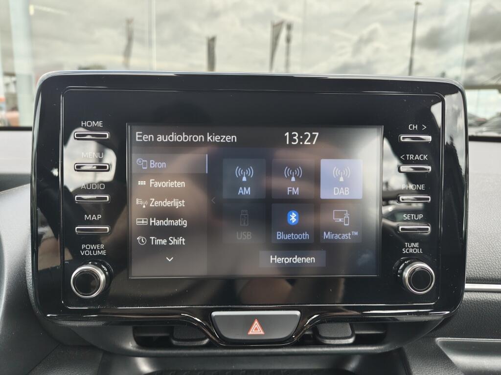 Toyota Yaris 1.5 Hybrid Dynamic | NL Auto | Keyless Entry & Start | Android Auto - Image 15