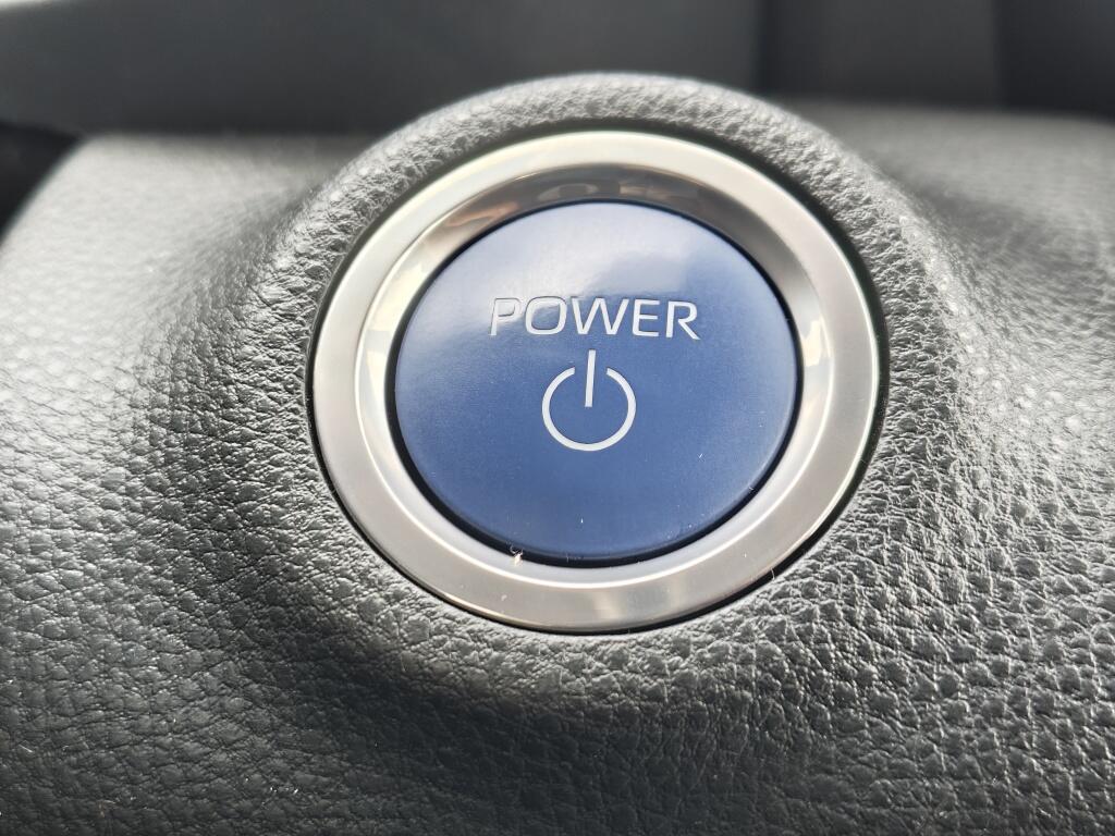 Toyota Yaris 1.5 Hybrid Dynamic | NL Auto | Keyless Entry & Start | Android Auto - Image 24