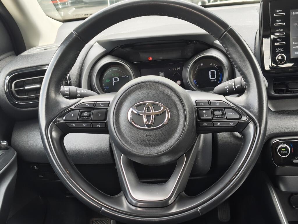 Toyota Yaris 1.5 Hybrid Dynamic | NL Auto | Keyless Entry & Start | Android Auto - Image 9