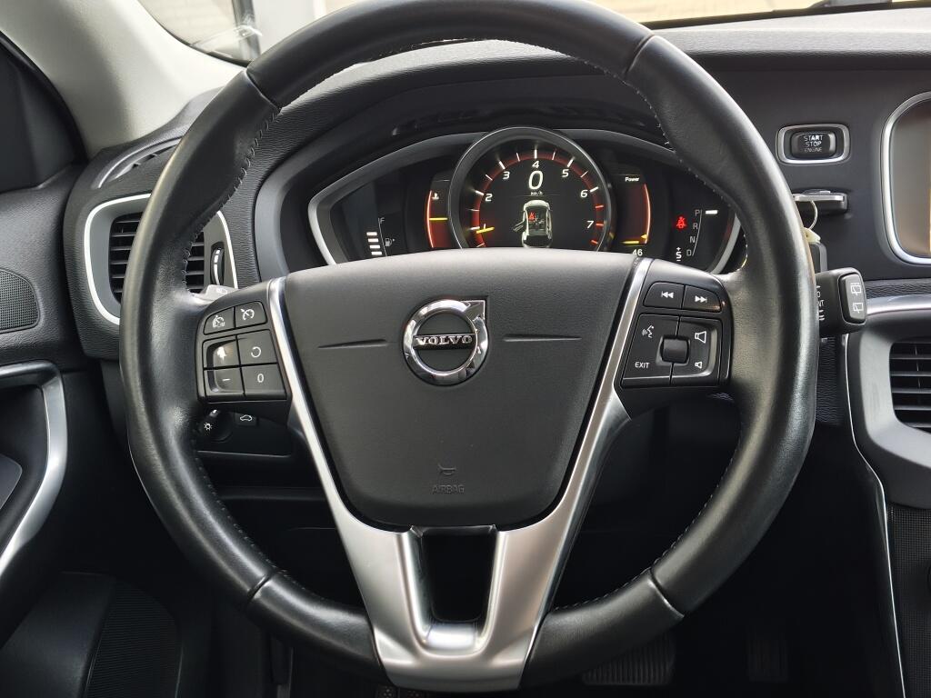 Volvo V40 Cross Country 1.5 T3 Summum | Trekhaak | Stoelverwarming | Navi | Sensoren - Image 10