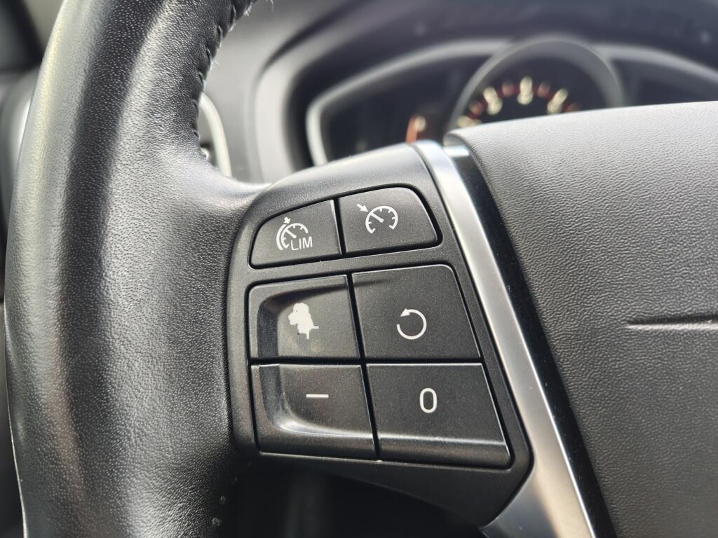 Volvo V40 Cross Country 1.5 T3 Summum | Trekhaak | Stoelverwarming | Navi | Sensoren - Image 14