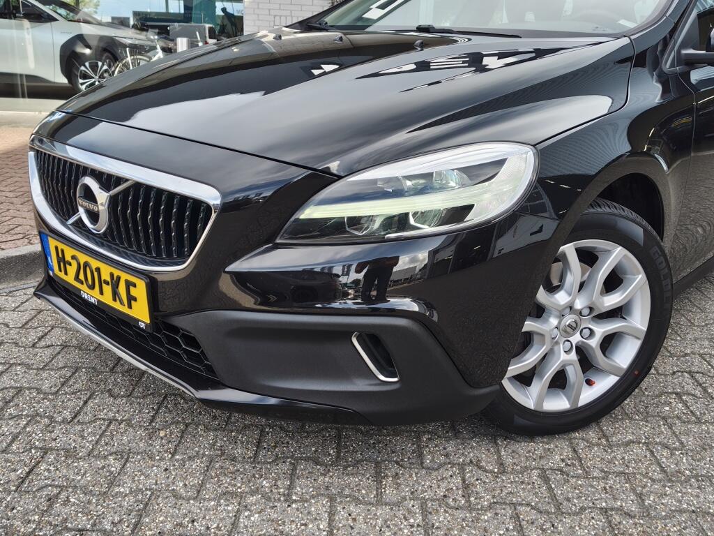 Volvo V40 Cross Country 1.5 T3 Summum | Trekhaak | Stoelverwarming | Navi | Sensoren - Image 2