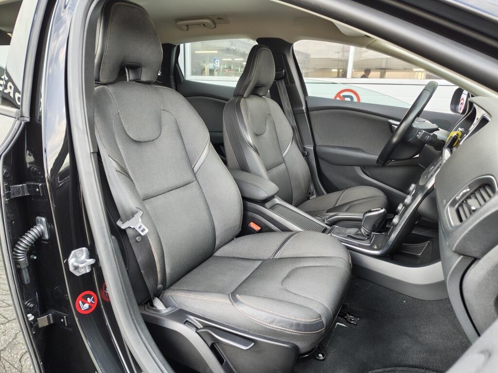 Volvo V40 Cross Country 1.5 T3 Summum | Trekhaak | Stoelverwarming | Navi | Sensoren - Image 26