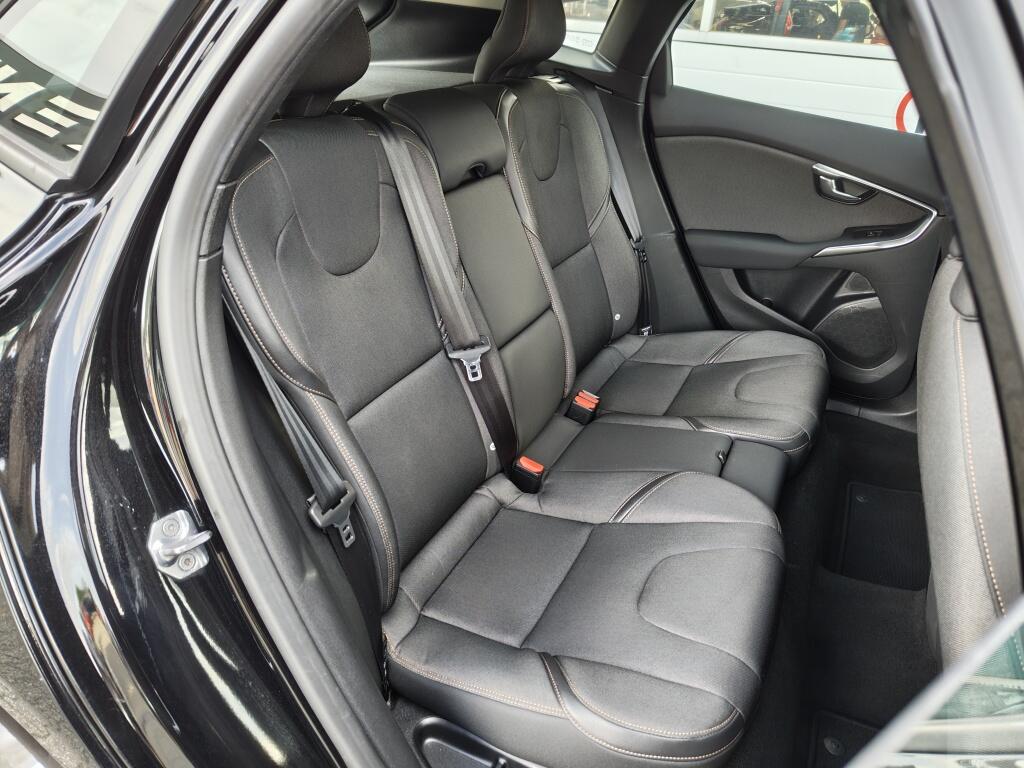 Volvo V40 Cross Country 1.5 T3 Summum | Trekhaak | Stoelverwarming | Navi | Sensoren - Image 28
