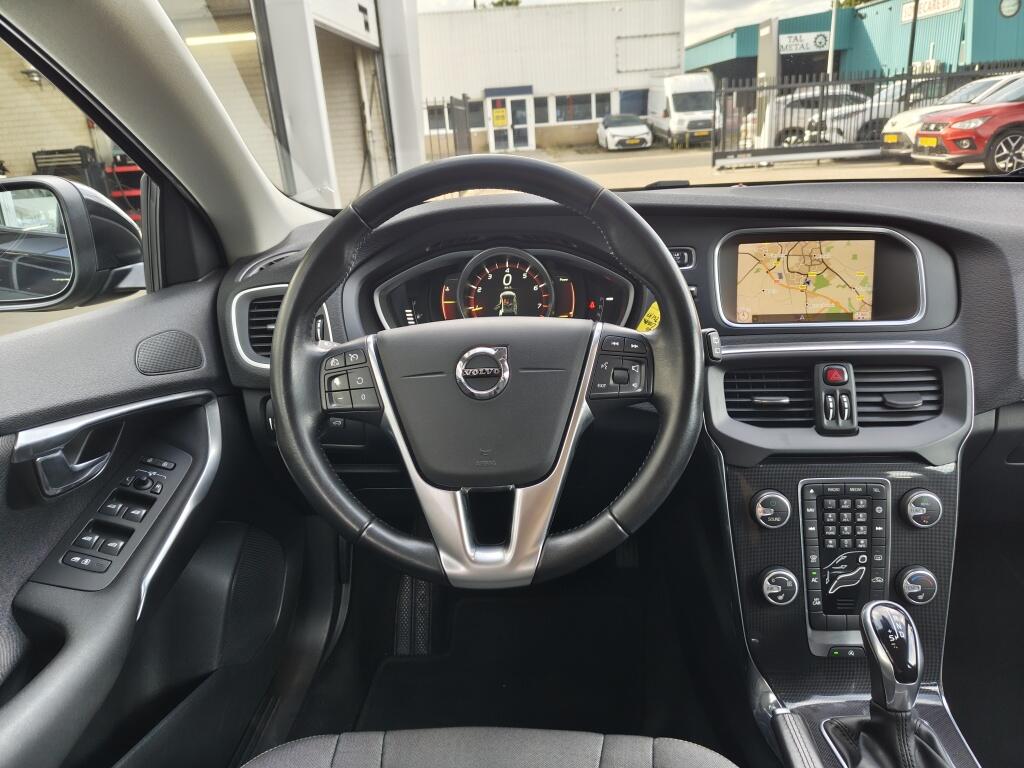 Volvo V40 Cross Country 1.5 T3 Summum | Trekhaak | Stoelverwarming | Navi | Sensoren - Image 9