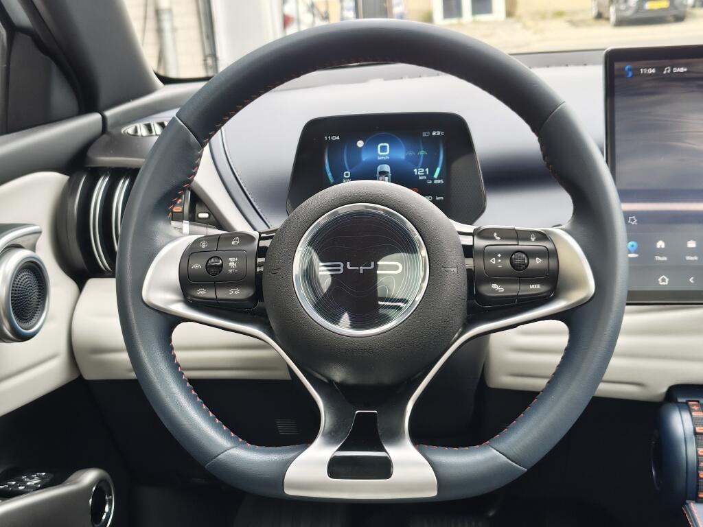 BYD ATTO 3 Design 60 kWh | SOH 93.0% | Fabrieksgarantie | Pano | Adaptive Cruise | - Image 11