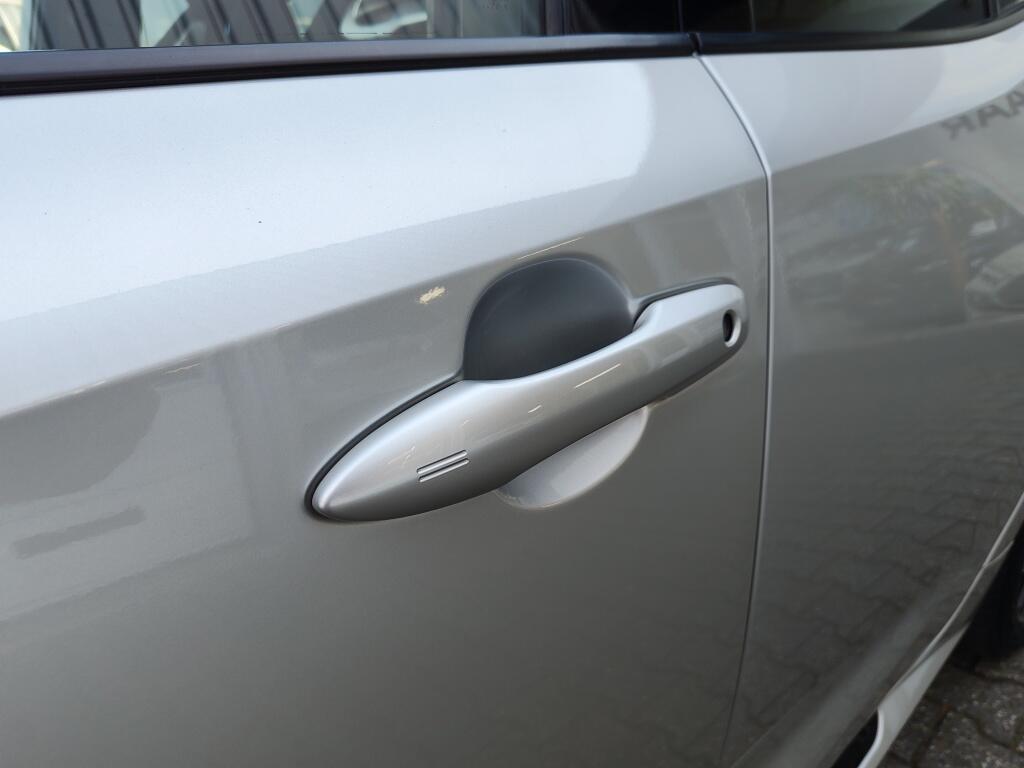 Toyota Corolla 2.0 Hybrid GR-Sport | Bi-Tone | Stoelverwarming | Half Leder | Sensoren v/a - Image 37