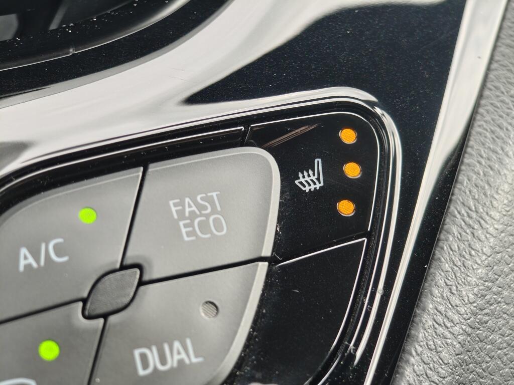 Toyota C-HR 1.8 Hybrid Style Ultimate | All Season | Blind Spot | PDC | Stoelverwarming - Image 21