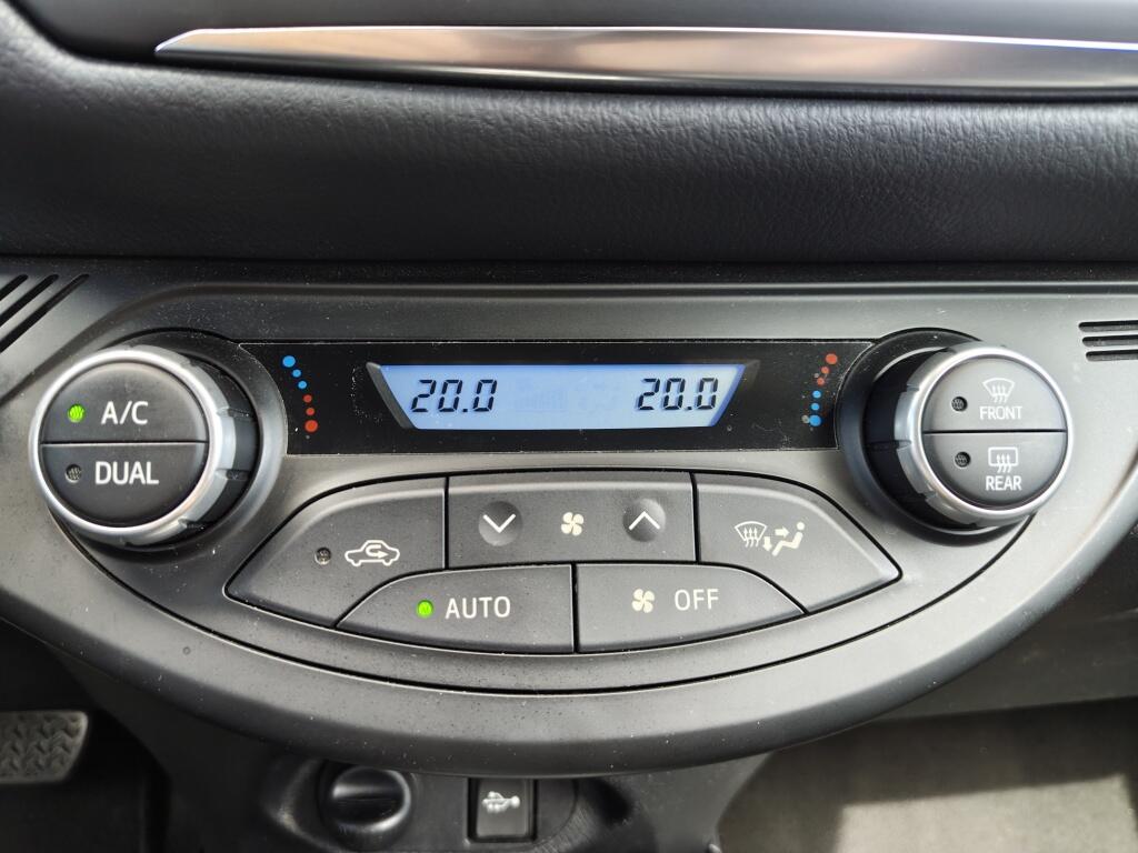 Toyota Yaris 1.5 Hybrid GR-Sport | Navi | Stoelverwarming | Keyless Entry - Image 17