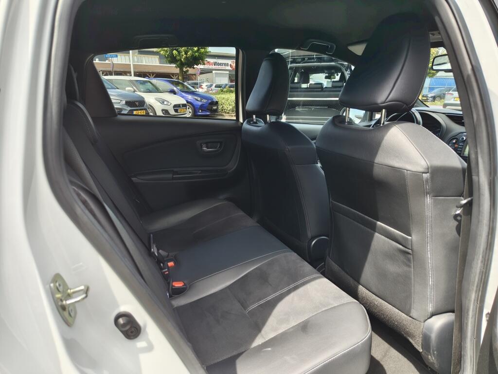 Toyota Yaris 1.5 Hybrid GR-Sport | Navi | Stoelverwarming | Keyless Entry - Image 30