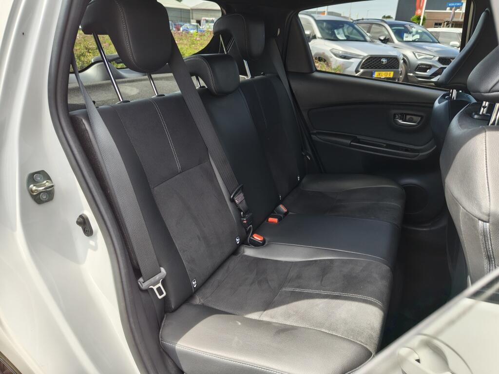 Toyota Yaris 1.5 Hybrid GR-Sport | Navi | Stoelverwarming | Keyless Entry - Image 31