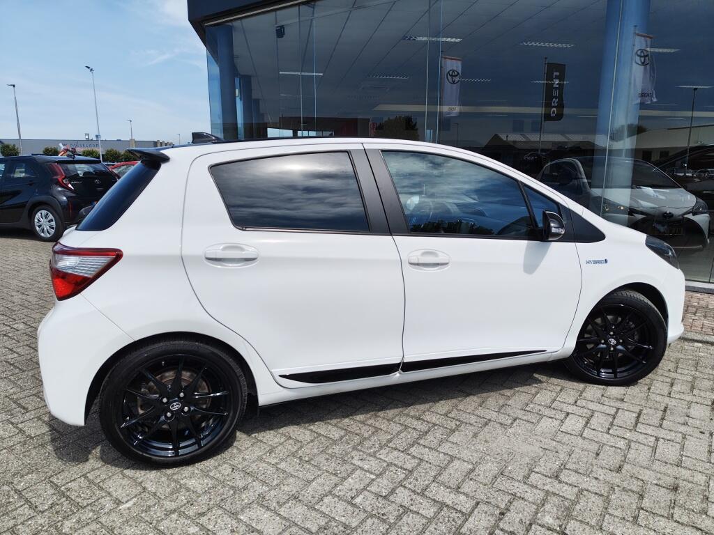 Toyota Yaris 1.5 Hybrid GR-Sport | Navi | Stoelverwarming | Keyless Entry - Image 5