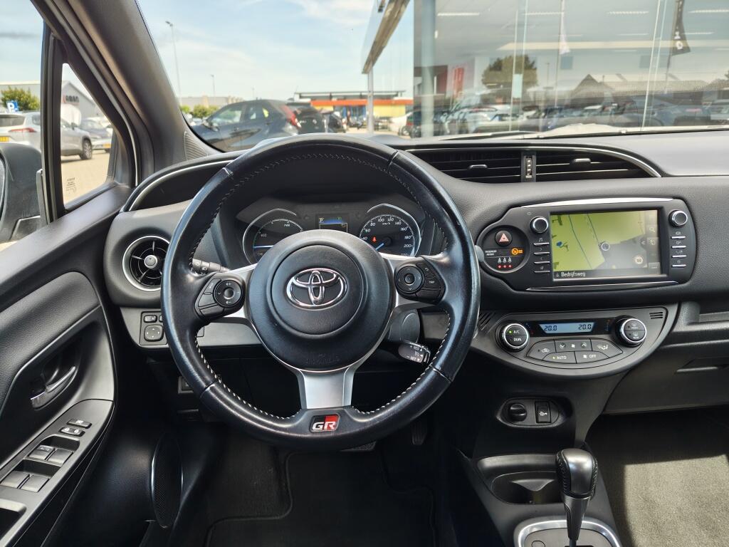 Toyota Yaris 1.5 Hybrid GR-Sport | Navi | Stoelverwarming | Keyless Entry - Image 8