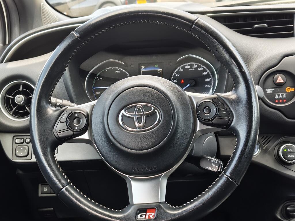 Toyota Yaris 1.5 Hybrid GR-Sport | Navi | Stoelverwarming | Keyless Entry - Image 9