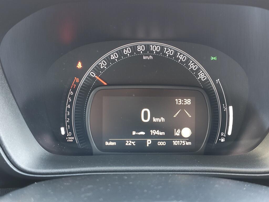 Toyota Aygo X 1.0 VVT-i S-CVT Envy | Stoelverwarming | All Seasons | Android Auto - Image 10