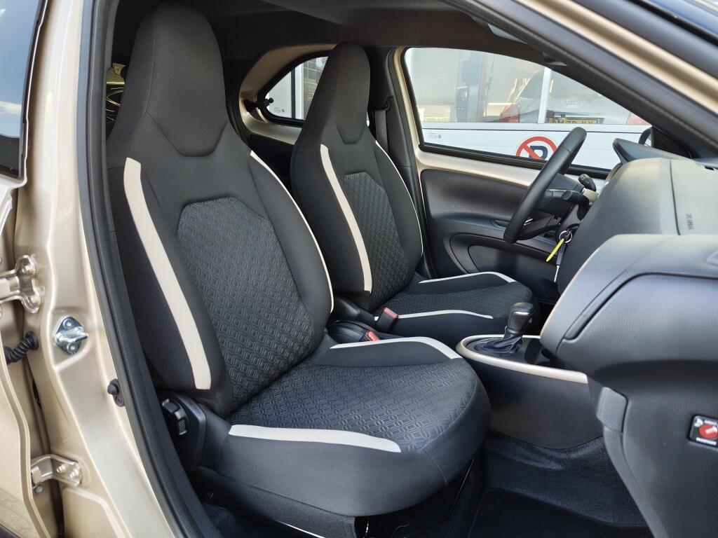 Toyota Aygo X 1.0 VVT-i S-CVT Envy | Stoelverwarming | All Seasons | Android Auto - Image 26