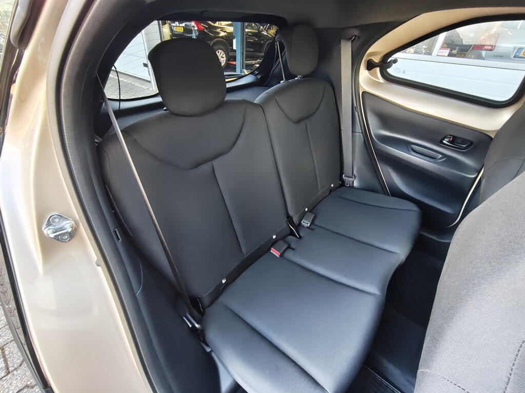 Toyota Aygo X 1.0 VVT-i S-CVT Envy | Stoelverwarming | All Seasons | Android Auto - Image 28