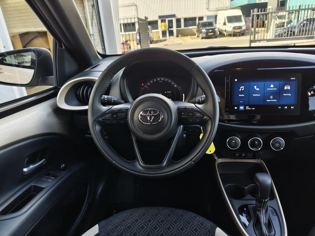 Toyota Aygo X 1.0 VVT-i S-CVT Envy | Stoelverwarming | All Seasons | Android Auto - Image 8