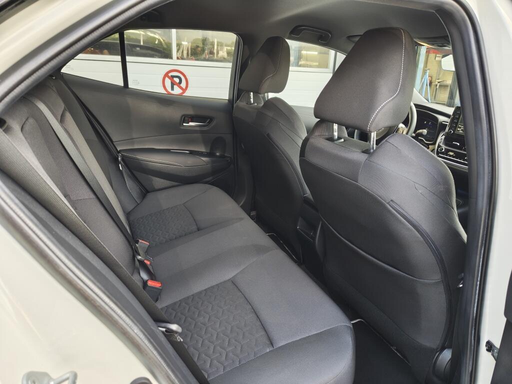 Toyota Corolla 2.0 Hybrid Business Plus | Navi | Stoelverwarming | Android Auto - Image 31