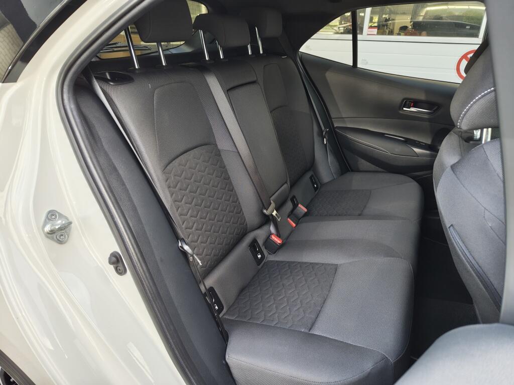 Toyota Corolla 2.0 Hybrid Business Plus | Navi | Stoelverwarming | Android Auto - Image 32