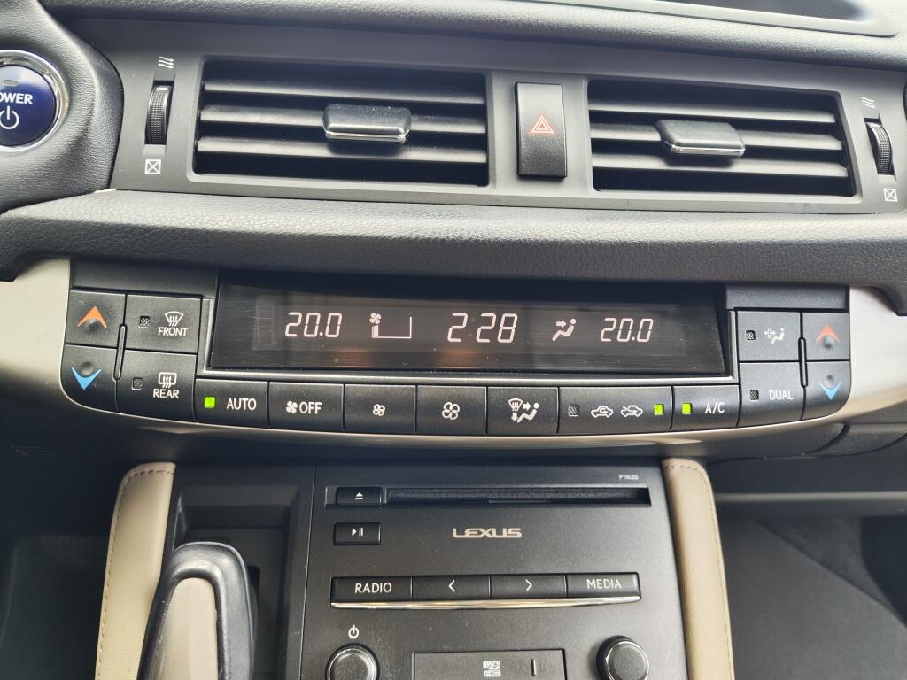 Lexus CT 200h Business Line | Sensoren v/a | Alcantara | Navi | Cruise Control - Image 21