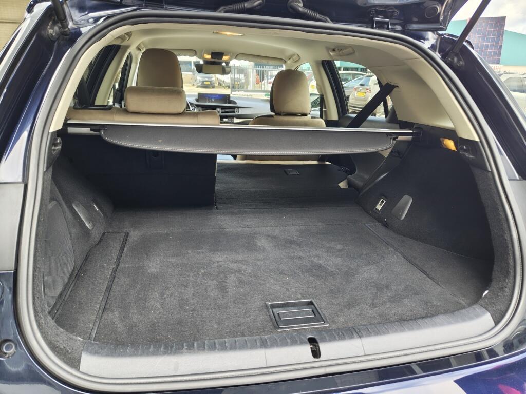 Lexus CT 200h Business Line | Sensoren v/a | Alcantara | Navi | Cruise Control - Image 35